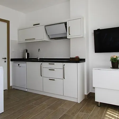 ゲストハウス Ufuk Çeşme